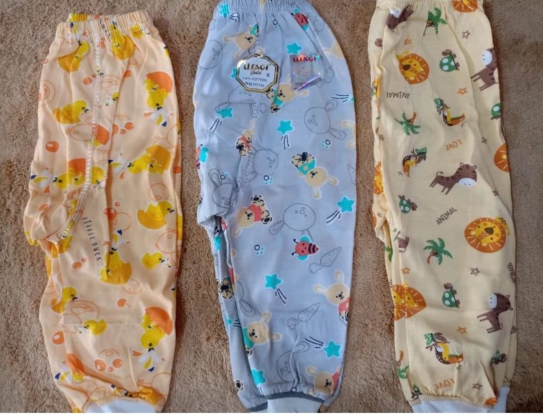 Celana Panjang Bayi Ukuran M Usagi Gold Warna Full Print 3 pcs SNI