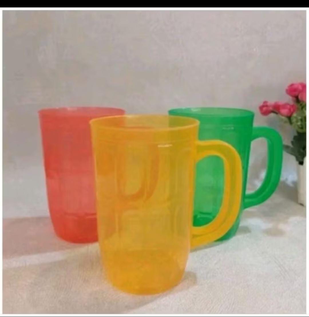 ISI 12 CANGKIR BIR PLASTIK GM/ CANGKIR 8 GM